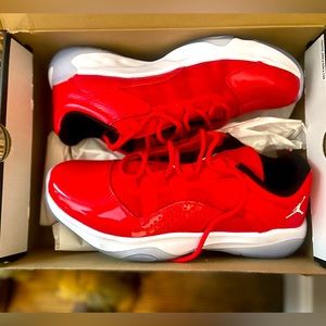 Men’s Jordan low cut size 11
